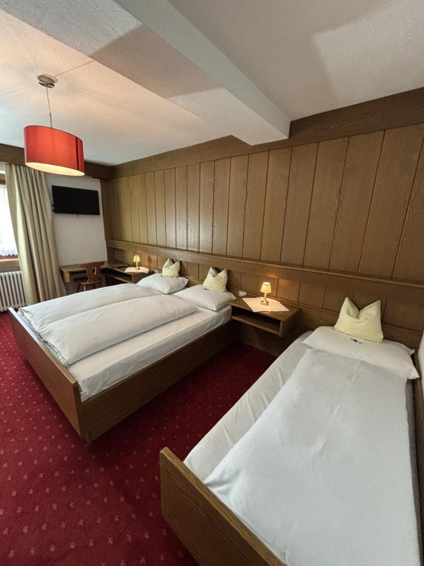 Triple Room,1743162776:JPEG